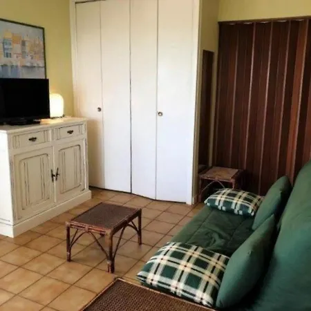 Royan, 2 Pieces, 4 Personnes - Fr-1-305-1494 Apartment