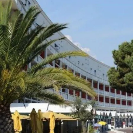 Apartment Royan, 2 Pieces, 4 Personnes - Fr-1-305-1494